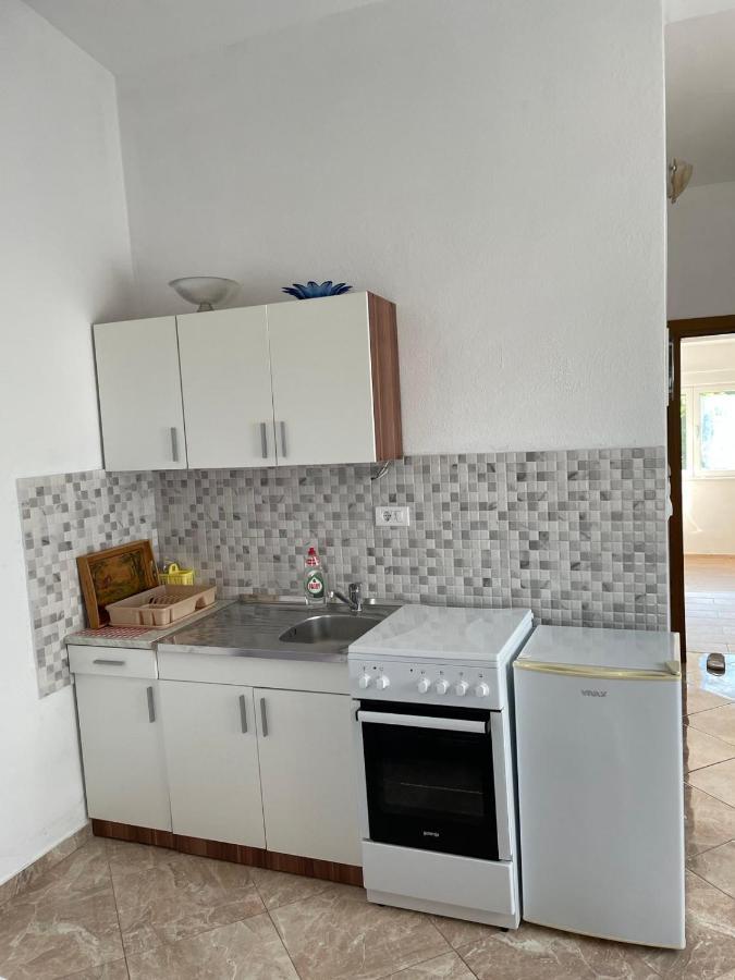 Apartments Neda Сутоморе Экстерьер фото